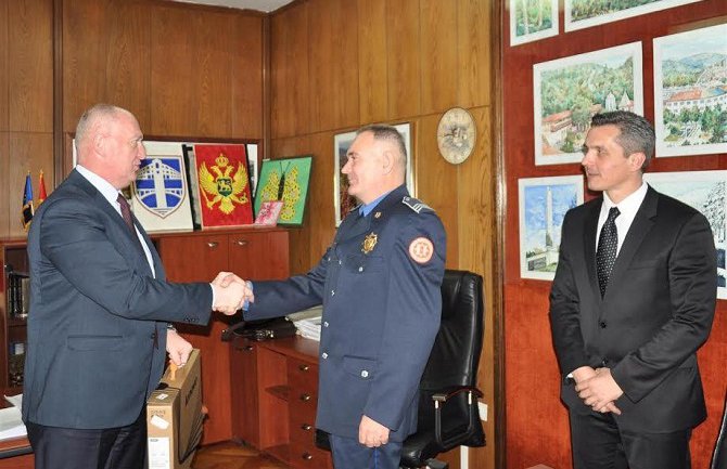 Opština Pljevlja nagradila najboljeg policajca  Zorana Mrdaka