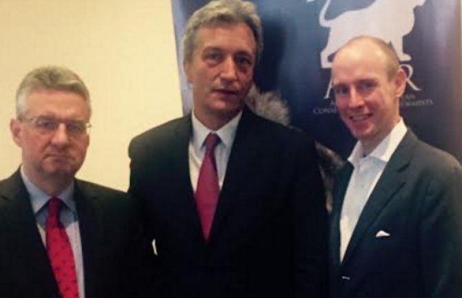 Elektronska identifikacija birača najobičnija prevara