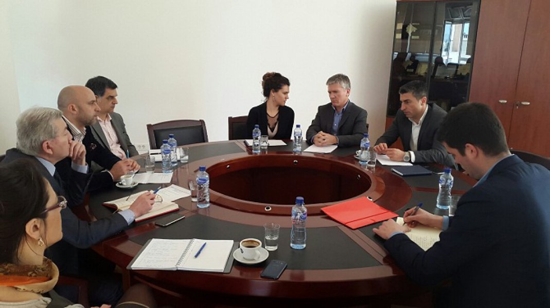 imageb558d5ff5bcc5f53d6decf86e0385ee98f07008325102b53d4b379cbfcd39289V