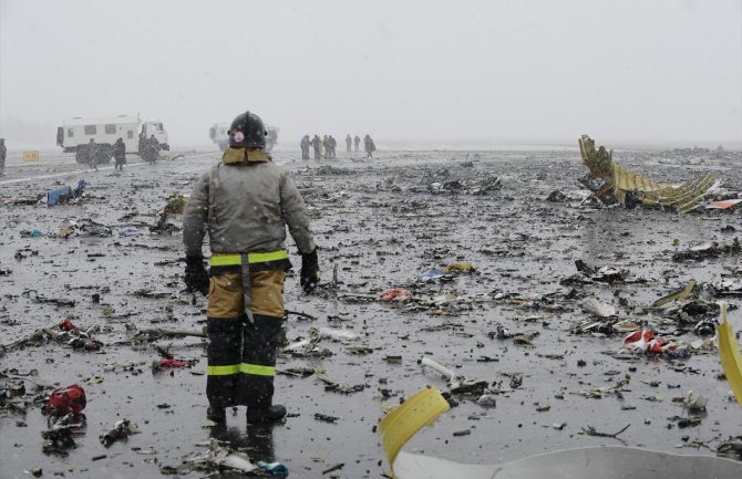 Više od stotinu djelova ljudskih tijela na mjestu nesreće, pronađene obje crne kutije(VIDEO)