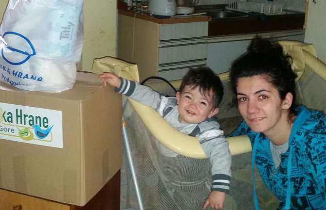 Budimo humani: Pomozimo Dragani i njenom sinu Mašanu (FOTO)