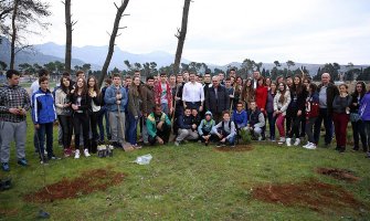 Svjetski dan šuma: Zasađeno preko 80 sadnica u park šumi Zlatica (Video)