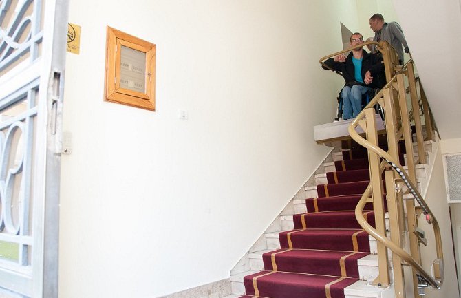 Skupština Crne Gore dobila pristupne rampe