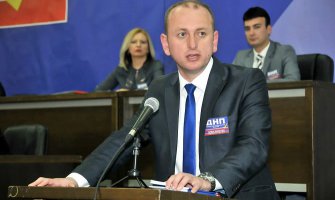 Knežević Markoviću: Pružiću otpor sledećem kojeg pošaljete na mene,bio uniformisan ili neuniformisan(VIDEO)