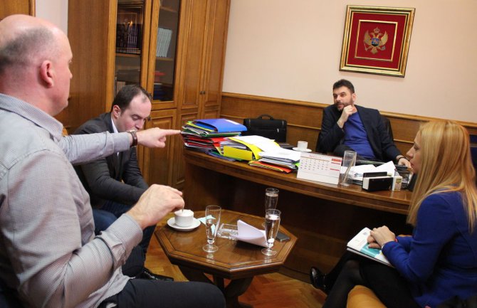 Finansiranje medija u CG netransparentno, nekontrolisano i bez jasnih kriterijuma