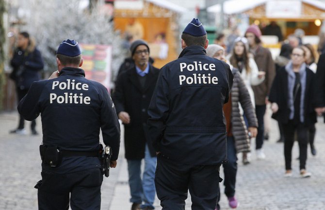 Uhapšeno troje osumnjičenih za napade u Parizu