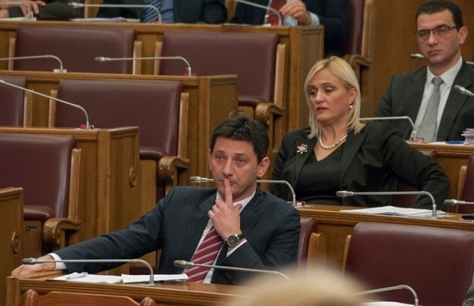 Pozitivna Crna Gora zbog Krivokapića napustila premijerski sat