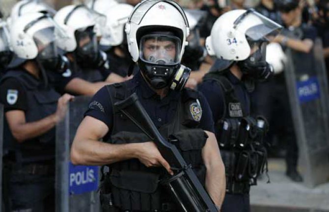 Sedam policajca poginulo u eksploziji na jugoistoku Turske