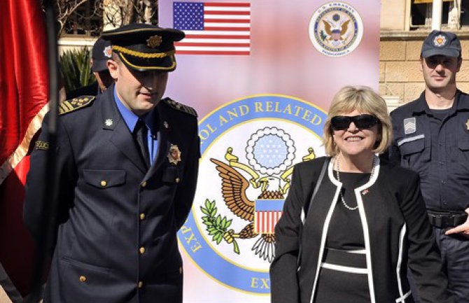 Američka ambasada donirala dva vozila Sektoru granične policije 
