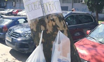 Nakon Pljevalja, kuke dobrote postavljene u Budvi i Podgorici! (FOTO)