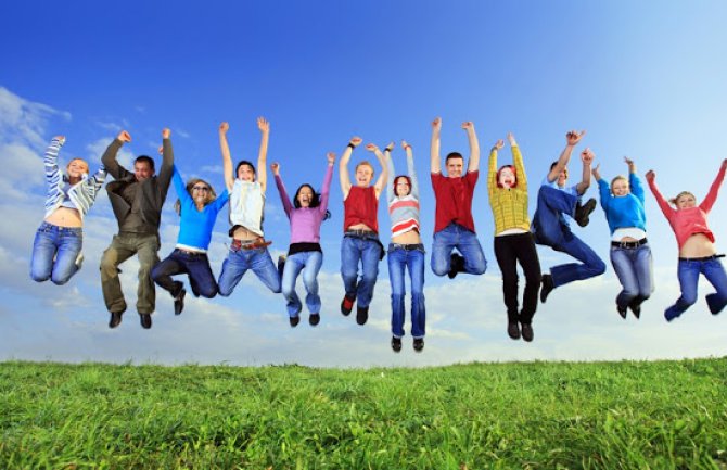 „Mladiinfo Montenegro“ mjeriće pritisak i šećer u krvi prolaznicima u Podgorici