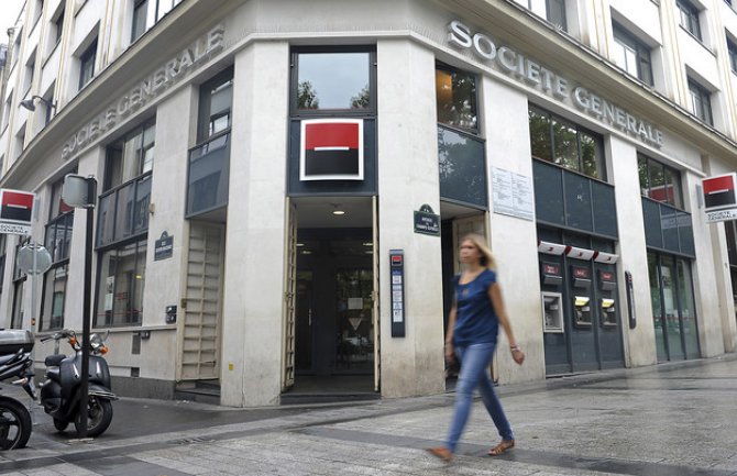 Demonstranti blokirali ulaze u sjedište 