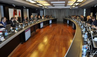 Povišice u Vladi i državnoj upravi