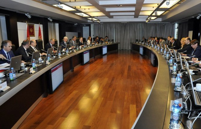 Povišice u Vladi i državnoj upravi