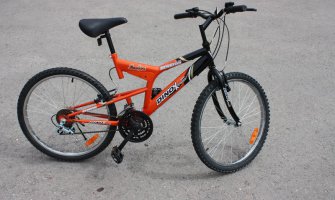 Dvanaestogodišnjak biciklom sletio u provaliju