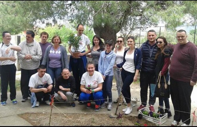 Mladi Bošnjačke stranke u Baru obilježili Dan planete Zemlje