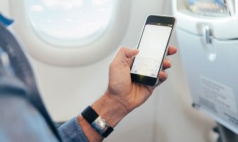 Evo zašto je potrebno isključiti telefon u avionu?