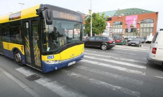 Autobus udario dijete i trudnicu na pješačkom 