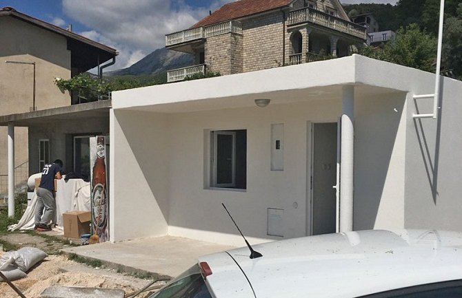 Nakon dugogodišnjeg teškog život porodica Gugolj dobija pristojan dom