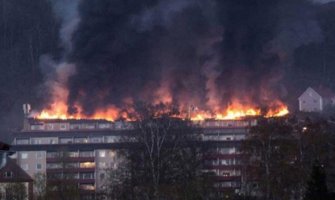 Požar na zgradi u kojoj žive dvije porodice iz BiH (VIDEO)   