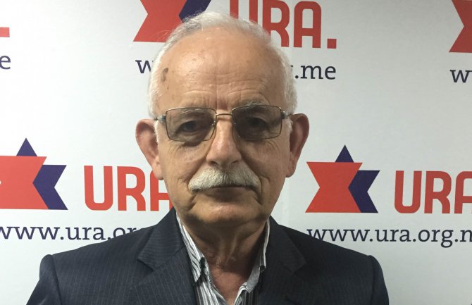 Tomović: Pojedinci umreženi sa DPS-om uzmu novac, a Budvanima ostaju problemi