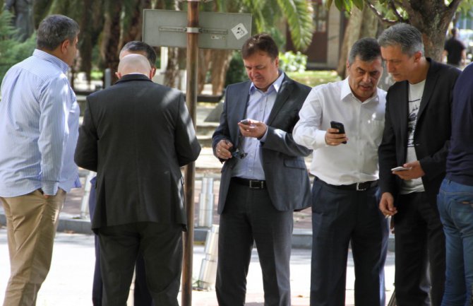 U 2015. poslanici na telefone potrošili 63.782 eura