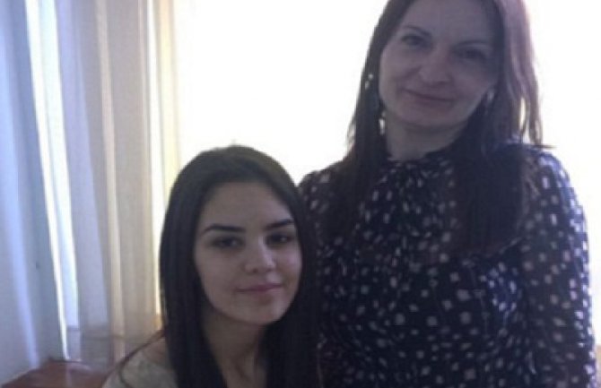 Gimnazijalka Jelena Jovović  osvojila prvo mjesto iz francuskog jezika