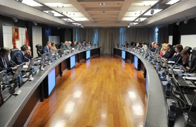 Đukanović na kraju sjednice zahvalio odlazećim ministrima