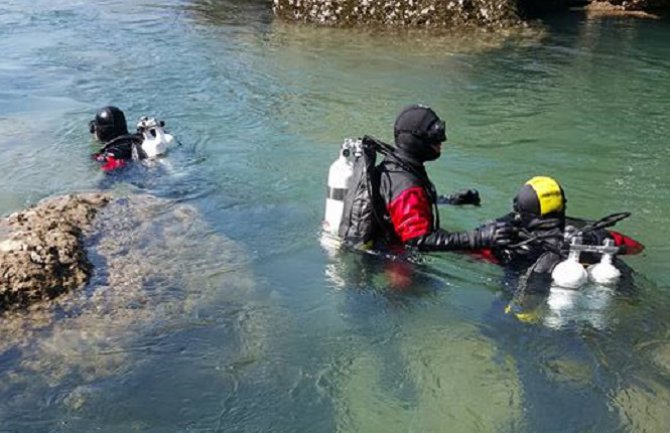 Nema odustajanja: Potraga za Ognjenom se nastavlja, ronioci pretražuju Moraču (FOTO)