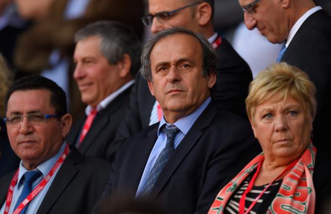  Mišel Platini napušta UEFA 