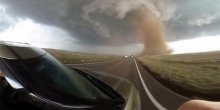 Iz automobila snimili tornado kao niko do sada (VIDEO)   