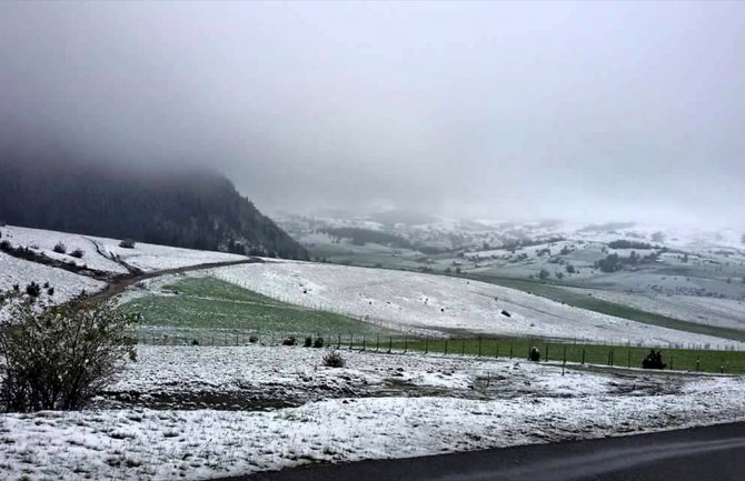  Na Pešteru jutros nula stepeni, pada slab snijeg; Žuti meteoalarm za djelove BIH