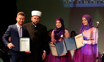 Medresa Mehmet Fatih po prvi put ove godine ispratila generaciju svršenih maturantkinja