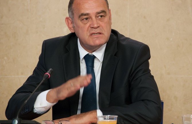 Trojci propao pokušaj puča na medijskoj sceni