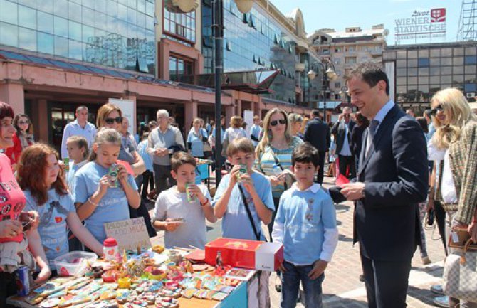  Prikupljeno 2.738 eura od prodaje suvenira za djecu oboljelu od kancera