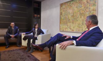 Đukanović primio prvo dijete rođeno u nezavisnoj Crnoj Gori