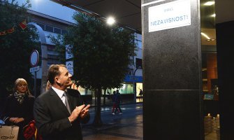 Na Trgu nezavisnosti da se bezbrižno igraju i druže sva djeca, i to vječno