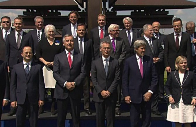 Strani zvaničnici čestitali predsjedniku Vlade Dan nezavisnosti