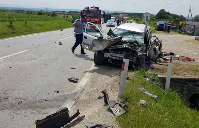 Udes kod Prijedora, povrijeđen vozač opela 