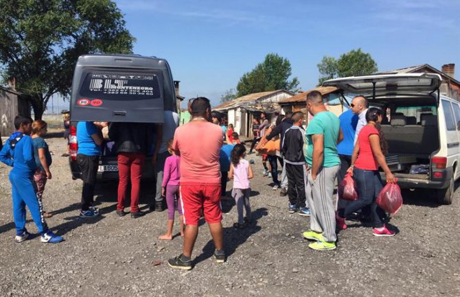 Četiri interno raseljene porodice koje su boravile na Koniku vraćaju se na Kosovo