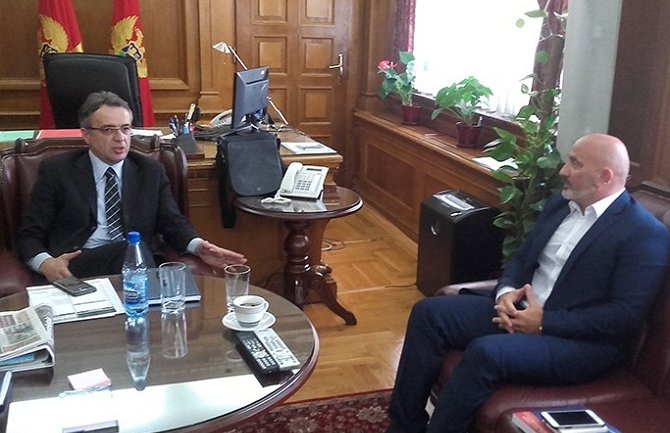 Odgovornost policije tokom protesta i zapošljavanje lica sa invaliditetom biće fokus zajedničkog rada MUP-a i SGKP