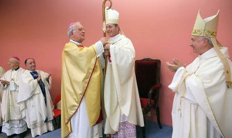 Ustoličen novi barski nadbiskup Rok Đonlešaj