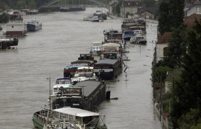 Poplave i u Rumuniji: Dvije osobe poginule, 200 evakuisano