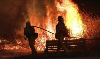 Požar u Los Anđelesu, evakuisano 5.000 ljudi