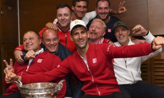 Novakovo slavlje na ulicama Pariza(VIDEO)