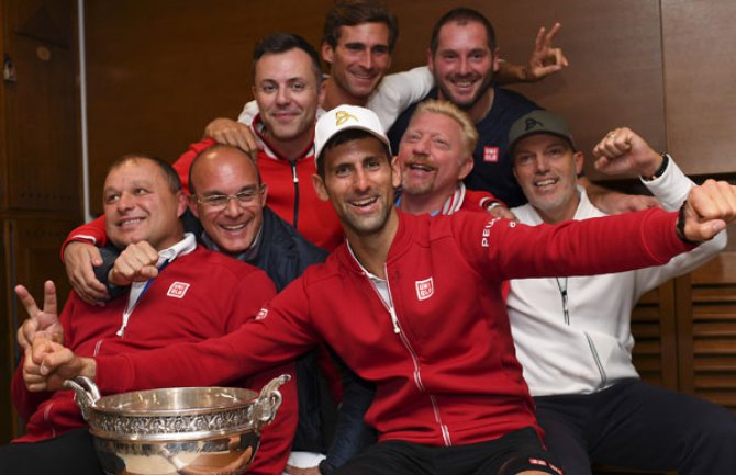 Novakovo slavlje na ulicama Pariza(VIDEO)