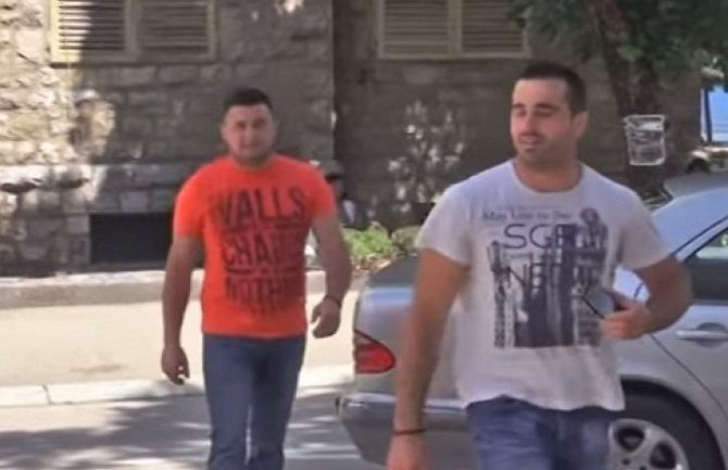 Mladići iz Bileće dali intervju pred hapšenje: Evo šta su rekli o rafalima za Đokovića (VIDEO)