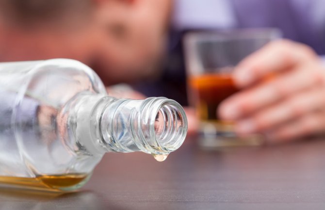 Alkohol odgovoran za više od pola miliona oboljelih od raka