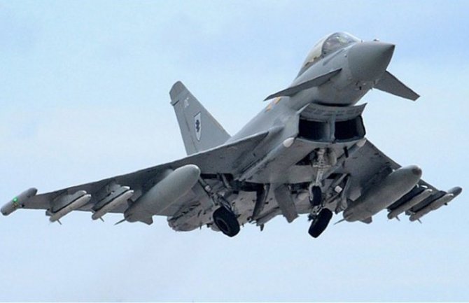  Kineski mlaznjak presreo špijunski avion SAD