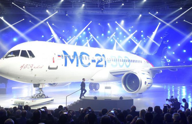 Rusi ponosni na novi avion domaće proizvodnje